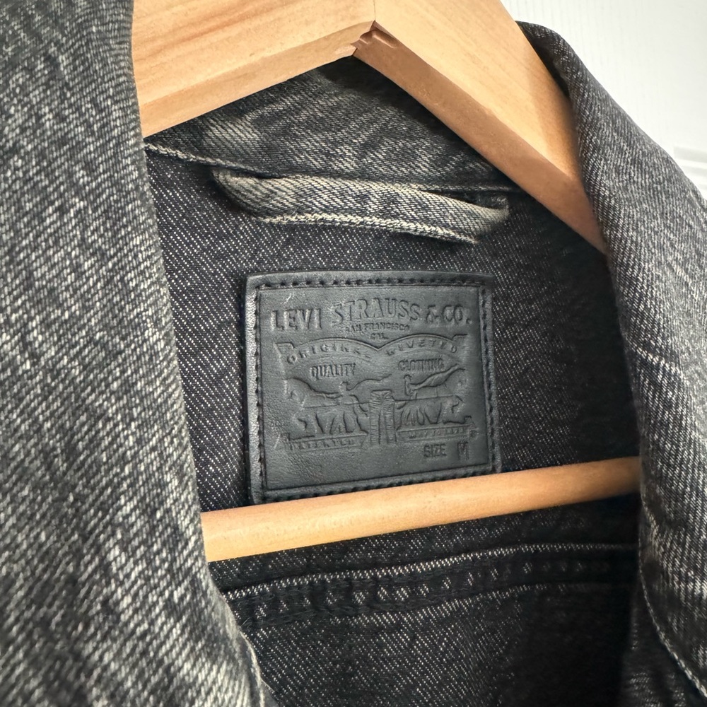 🖤💀 Levi’s Denim Trucker Jacket M Black 💀🖤